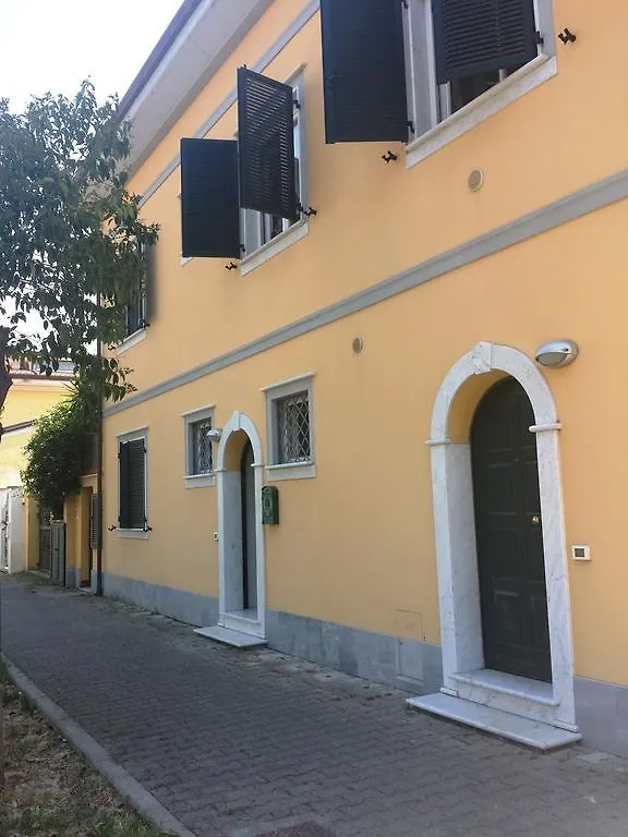 Mare E Monti Apartment Marina Di Carrara İtalya