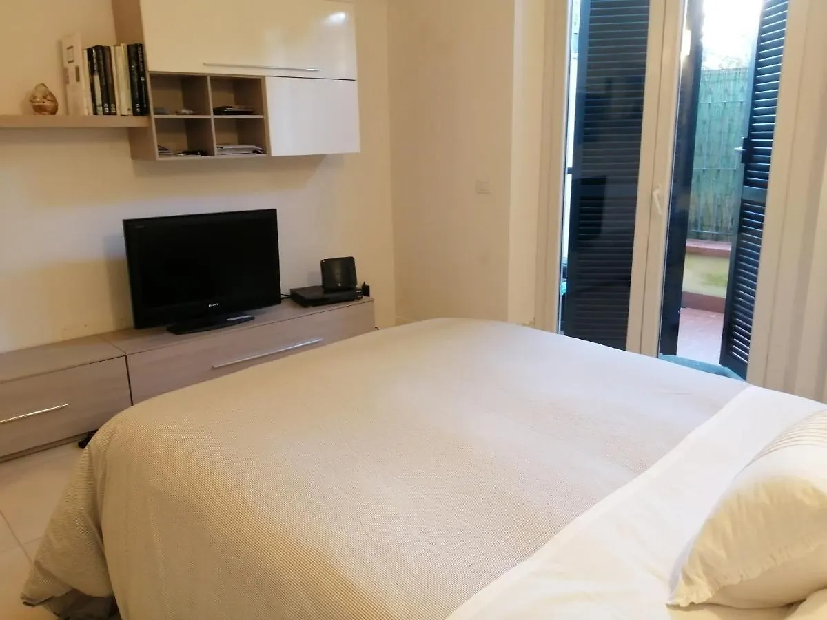 Mare E Monti Apartment Marina Di Carrara