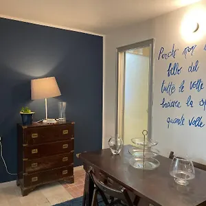 Splendida Taverna Dotata Di Tutti I Comfort A 500 Mt Dal Mare Marina Di Carrara