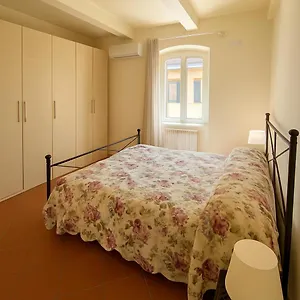 L'orologio Matto Marina Di Carrara